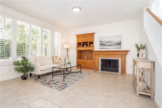 Detail Gallery Image 9 of 49 For 11787 Oakhurst Way, Porter Ranch,  CA 91326 - 5 Beds | 3 Baths