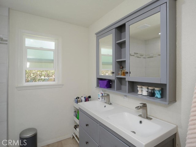 Detail Gallery Image 13 of 27 For 6059 Alicante Ave, Jurupa Valley,  CA 92509 - 3 Beds | 2 Baths