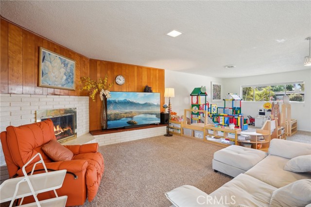 11525 Sunnybrook Lane, Whittier CA: https://media.crmls.org/medias/52f07371-12f9-4ed5-b614-353147eb6d8d.jpg