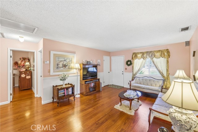 Detail Gallery Image 10 of 49 For 33507 Colorado St, Yucaipa,  CA 92399 - 3 Beds | 1 Baths