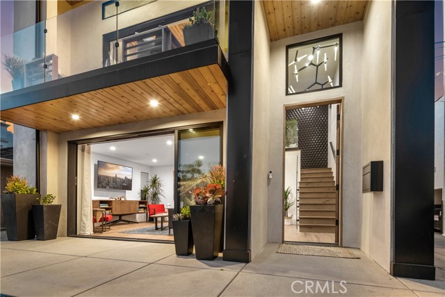 171 Savona Walk, Long Beach CA: https://media.crmls.org/medias/52f11392-b01b-4550-bb07-a5c3c2c6a4f9.jpg