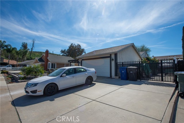 Detail Gallery Image 3 of 33 For 10444 Charleston Dr, Riverside,  CA 92503 - 4 Beds | 2 Baths
