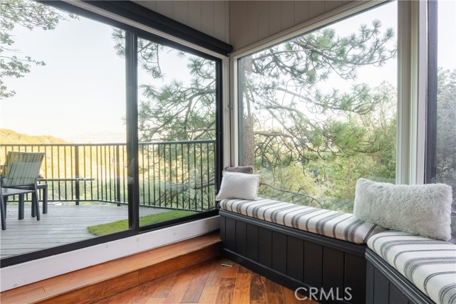 Detail Gallery Image 12 of 44 For 1148 Nadelhorn Dr, Lake Arrowhead,  CA 92352 - 4 Beds | 2/1 Baths