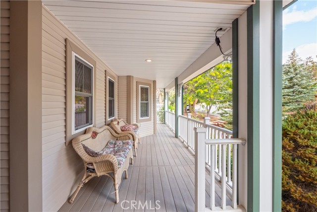 Detail Gallery Image 5 of 75 For 42425 Bear Loop, Big Bear Lake,  CA 92314 - 3 Beds | 3/1 Baths