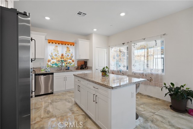 13876 Vantage Street, Moreno Valley CA: https://media.crmls.org/medias/52f1c909-acc4-4eaa-8af8-8f22801e8d73.jpg
