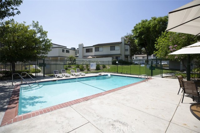 Detail Gallery Image 26 of 40 For 10504 Sunland Bld #5,  Sunland,  CA 91040 - 2 Beds | 1/1 Baths