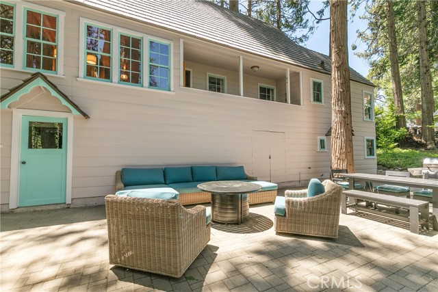 187 Cedar Circle Circle, Lake Arrowhead CA: https://media.crmls.org/medias/52f31ba2-8703-46cb-ad64-2a7227808919.jpg