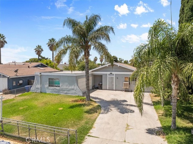 544 N Loretta Street, Rialto CA: https://media.crmls.org/medias/52f33705-308c-4b1d-b900-1ef44db35e93.jpg