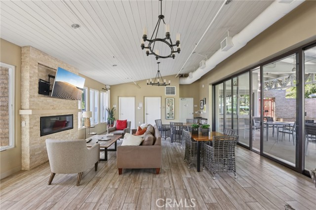 27631 Camellia Drive, Saugus CA: https://media.crmls.org/medias/52f3f7ab-230b-448f-a514-069c16497d37.jpg