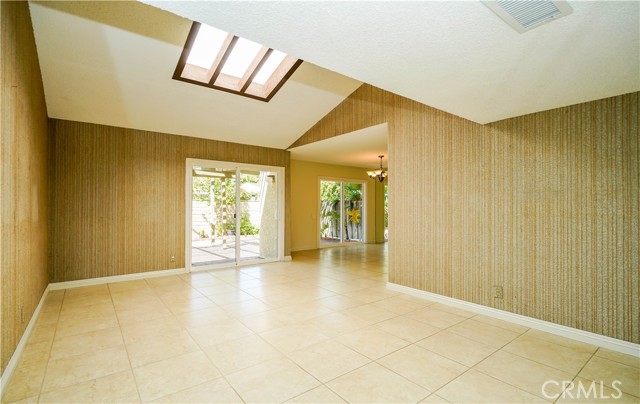 26005 Andrea Court, Mission Viejo CA: https://media.crmls.org/medias/52f44209-d036-449f-a035-e00e03230919.jpg