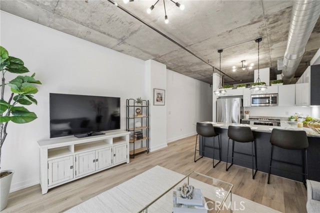 Detail Gallery Image 6 of 37 For 645 W 9th St #424, Los Angeles,  CA 90015 - 1 Beds | 1 Baths