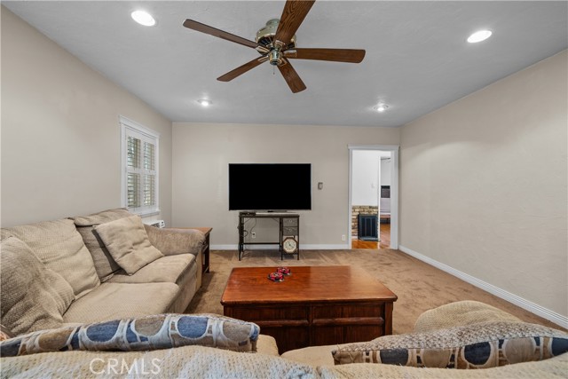 Detail Gallery Image 3 of 19 For 10339 Fernglen Ave, Tujunga,  CA 91042 - 2 Beds | 1 Baths