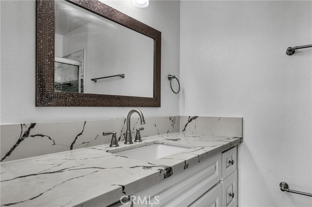 16866 Kingsbury photo 31
