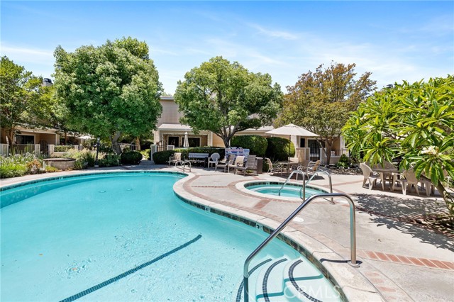 7038 De Celis Place, Van Nuys CA: https://media.crmls.org/medias/52f6b268-f297-498c-829f-46025eca7c9d.jpg