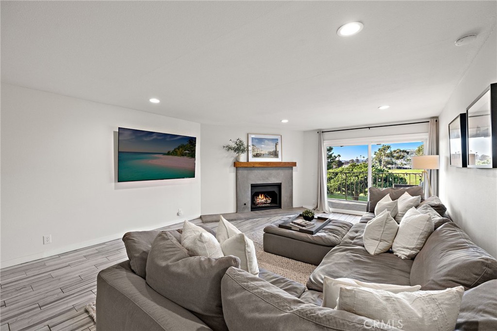 52f6b61a B879 44a4 A53f D4c1cb6b64ae