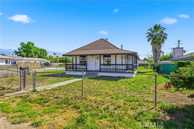 Detail Gallery Image 3 of 34 For 7221 Osbun, San Bernardino,  CA 92404 - 3 Beds | 2 Baths