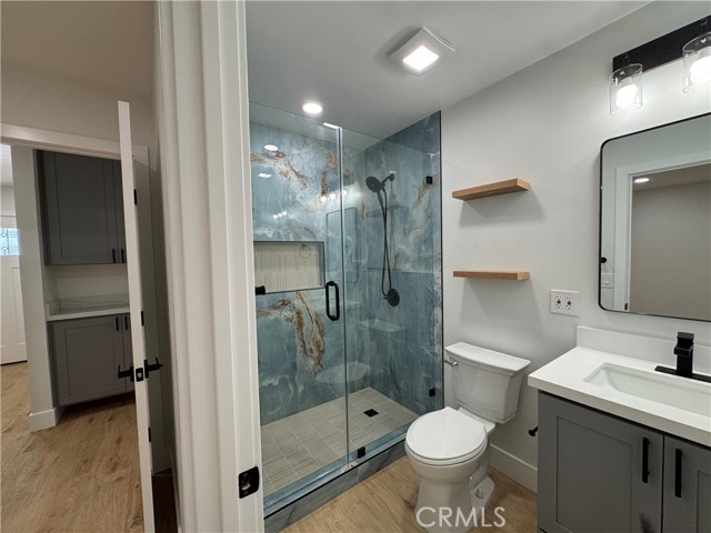 Detail Gallery Image 6 of 9 For 1873 W Broadway, Anaheim,  CA 92804 - 3 Beds | 3 Baths