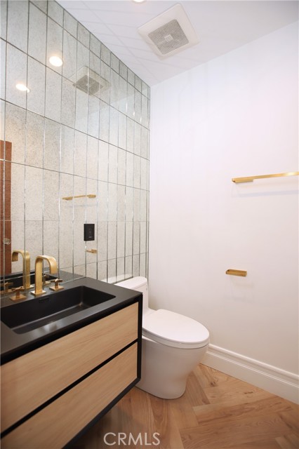 452 Woodbury Road, Glendale CA: https://media.crmls.org/medias/52f73157-d3a7-4264-949d-0a07a90ad84f.jpg