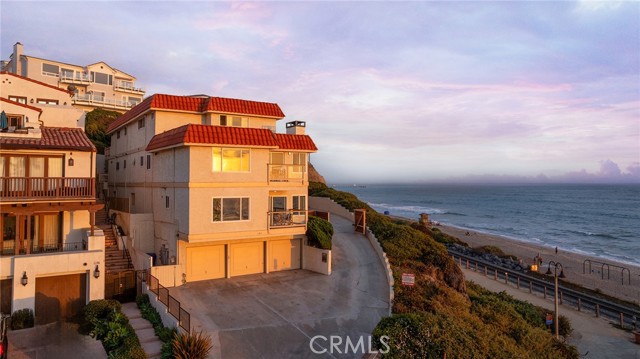 121 Boca De La Playa, San Clemente CA: https://media.crmls.org/medias/52f77f2d-b095-444d-8cd7-235783fe8bb8.jpg