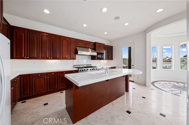 5972 Spinnaker Bay Drive, Long Beach CA: https://media.crmls.org/medias/52f7b82a-af00-42d1-88ed-1fc9b513b450.jpg