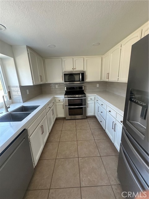 22800 Robin, Grand Terrace CA: https://media.crmls.org/medias/52f8ddaf-6b99-472f-b41d-eb47dbcd207a.jpg