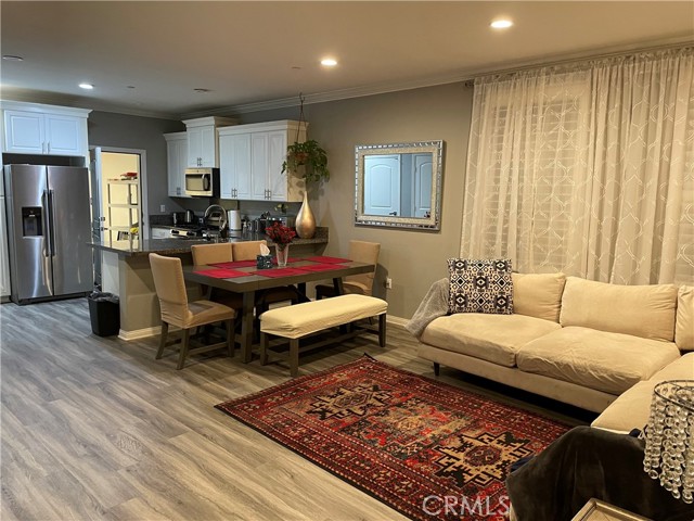 186 Rose Arch, Irvine CA: https://media.crmls.org/medias/52f94d89-e00e-4e43-b0f3-0d1fecf4e99e.jpg
