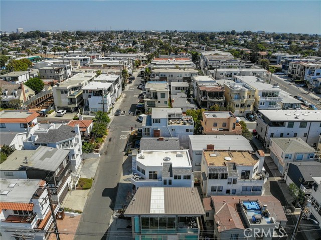 320 23rd Street, Manhattan Beach, California 90266, 3 Bedrooms Bedrooms, ,Residential,Sold,23rd,SB21207459