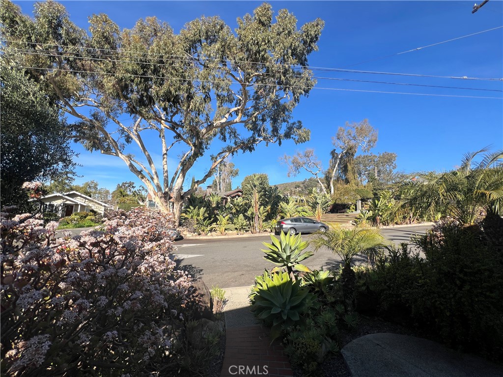 https://media.crmls.org/medias/52fb5041-b226-4a63-b599-d5af1ecefc88.jpg?preset=X-Large
