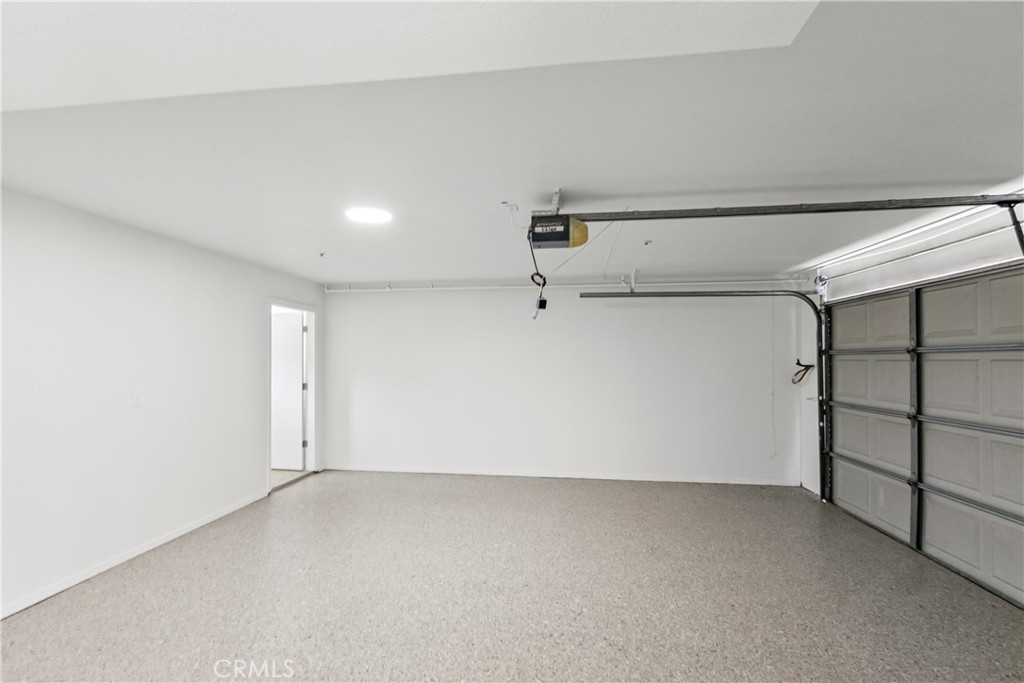 https://media.crmls.org/medias/52fbdb2c-ba13-4e03-8537-e03b4c7ba6eb.jpg?preset=X-Large