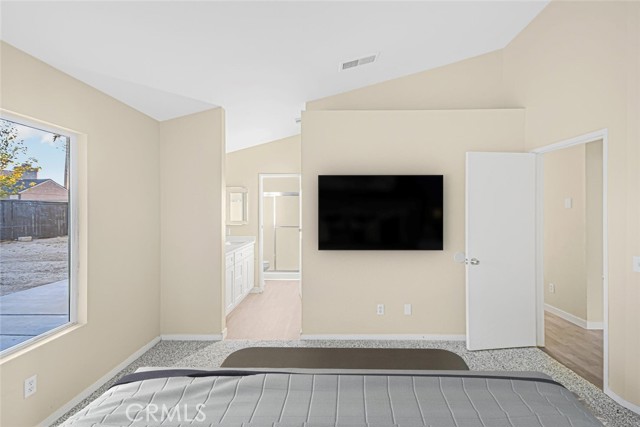 Detail Gallery Image 7 of 17 For 36746 Golden Oak Dr, Palmdale,  CA 93552 - 3 Beds | 2 Baths