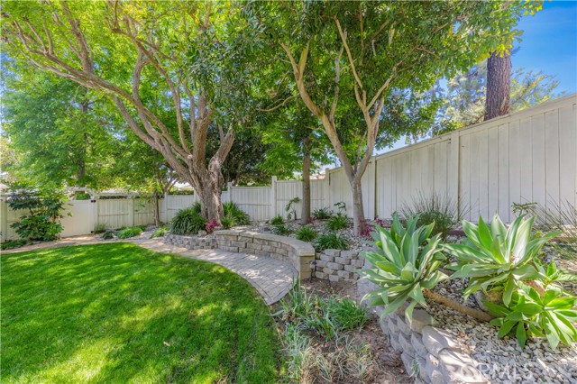 685 Vista Coto Verde, Camarillo CA: https://media.crmls.org/medias/52fd6cf3-4c72-406d-8123-dff6532662d1.jpg