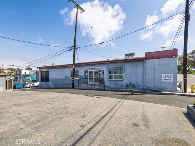 Image 31 of 41 For 713 El Segundo Boulevard