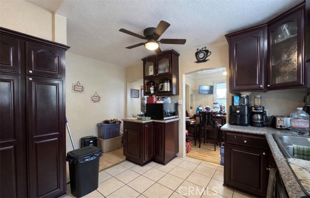 Detail Gallery Image 3 of 14 For 1428 W 91st, Los Angeles,  CA 90047 - 2 Beds | 1 Baths