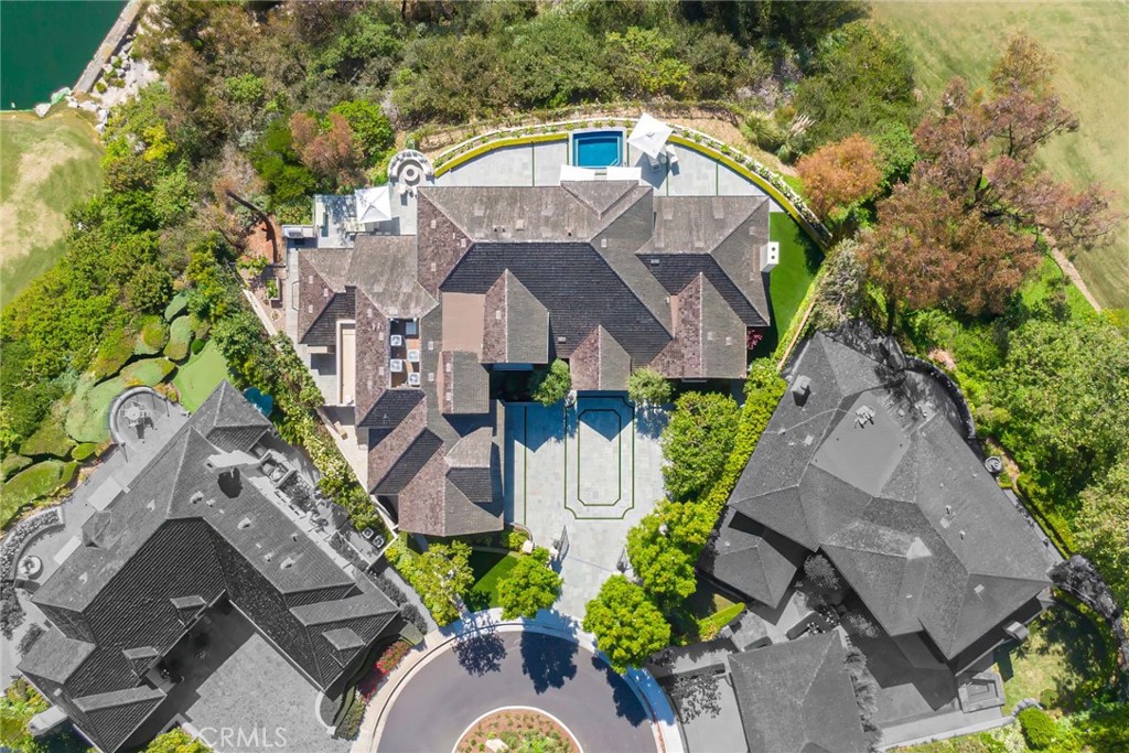 52fd9f5f 6a8b 48b8 Ac4d D5bbe5223b0e