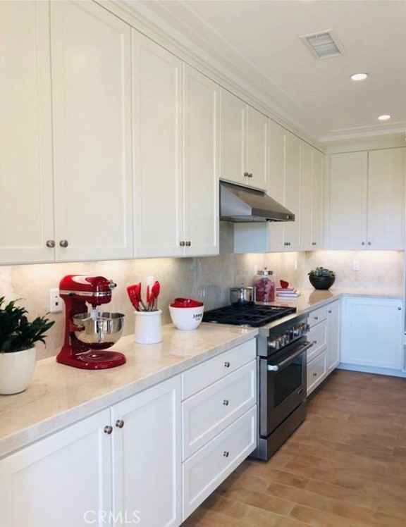 111 Omar, Irvine CA: https://media.crmls.org/medias/52fda53b-d522-4a99-96f2-d4a26bea7a7f.jpg