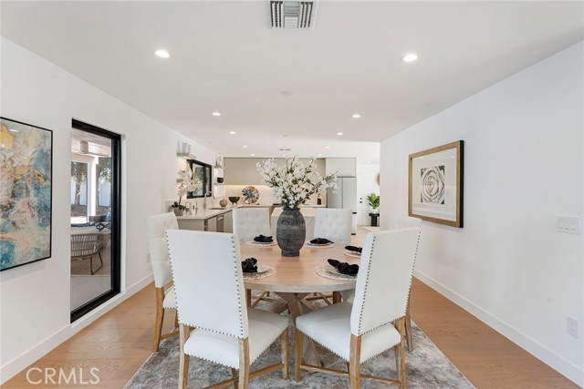 Detail Gallery Image 12 of 54 For 5630 Blanco Ave, Woodland Hills,  CA 91367 - 4 Beds | 4/1 Baths