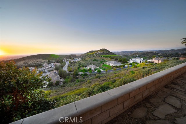 Detail Gallery Image 9 of 32 For 6206 E Cliffway Dr, Orange,  CA 92869 - 4 Beds | 3 Baths
