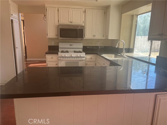 Detail Gallery Image 16 of 29 For 16502 Mango Way, Lake Elsinore,  CA 92530 - 3 Beds | 3 Baths