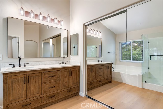 15493 Timberidge Lane, Chino Hills CA: https://media.crmls.org/medias/5300da12-8f12-4bb8-9b99-e4bc733bc036.jpg