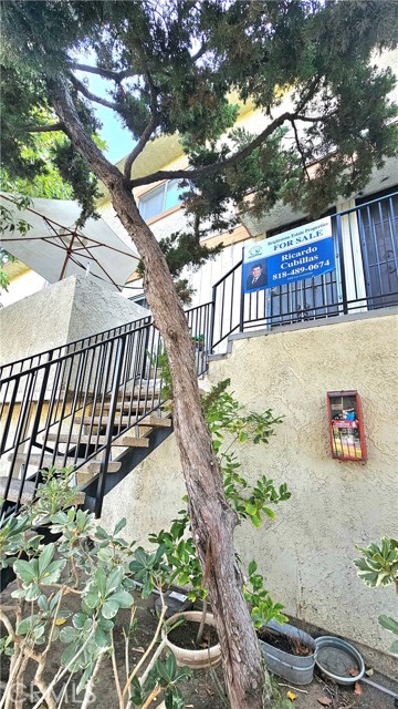 13080 Dronfield Avenue, Sylmar CA: https://media.crmls.org/medias/53011289-9f0c-45a8-8c21-65bbaf158371.jpg