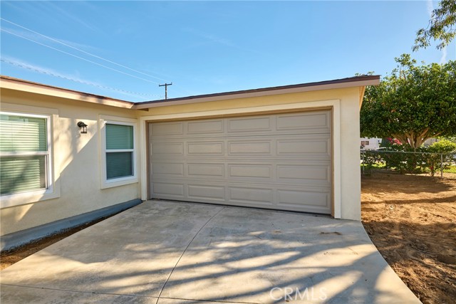 6001 De La Vista, Jurupa Valley CA: https://media.crmls.org/medias/53013971-5687-417f-bdb2-b794aae62b79.jpg