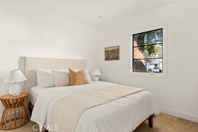 Detail Gallery Image 13 of 40 For 4935 Agnes Ave, Valley Village,  CA 91607 - 5 Beds | 3 Baths