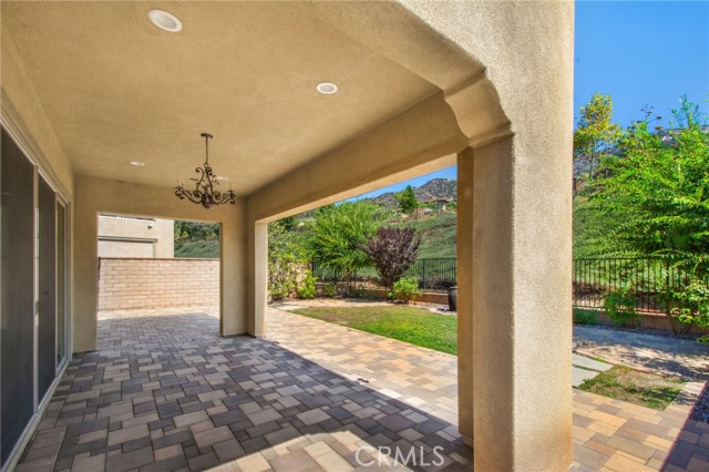 731 E Orange Blossom Way, Azusa CA: https://media.crmls.org/medias/5301adf6-2a44-41d3-8d2b-01e03591ab51.jpg