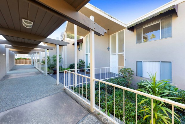 Detail Gallery Image 20 of 24 For 757 Domingo #D,  Newport Beach,  CA 92660 - 2 Beds | 2 Baths