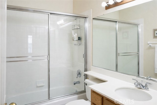 Detail Gallery Image 6 of 9 For 32095 via Cordoba, Temecula,  CA 92592 - 3 Beds | 2 Baths