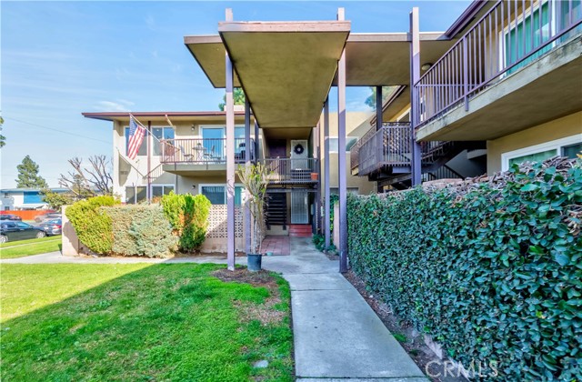 Detail Gallery Image 2 of 23 For 1850 W Greenleaf Ave #G,  Anaheim,  CA 92801 - 2 Beds | 1 Baths