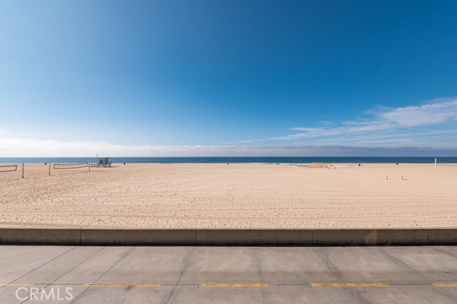 Detail Gallery Image 6 of 13 For 530 the Strand, Hermosa Beach,  CA 90254 - 1 Beds | 1 Baths