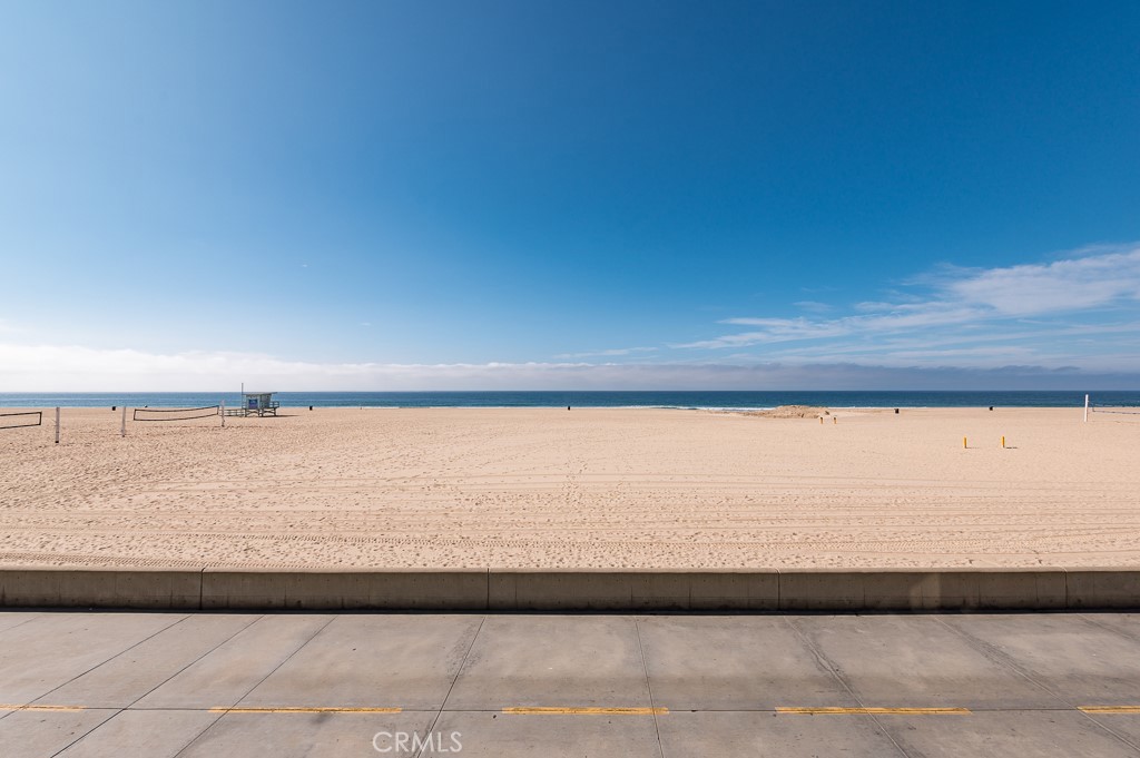 https://media.crmls.org/medias/53043af5-16ca-43ed-8ff6-7b8bde8cb575.jpg?preset=X-Large