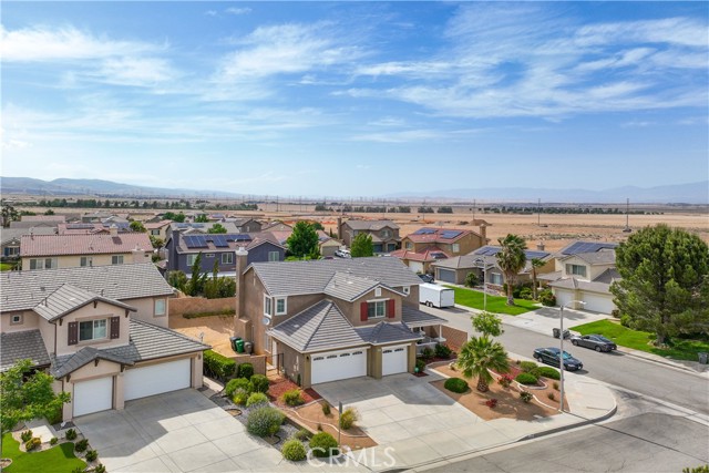 42639 Biscay, Lancaster CA: https://media.crmls.org/medias/53045813-73f7-405c-b37a-640e753b101d.jpg