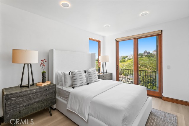 2516 Temple Hills Drive, Laguna Beach CA: https://media.crmls.org/medias/53046d25-f1e3-49c5-acf8-205a1362b990.jpg